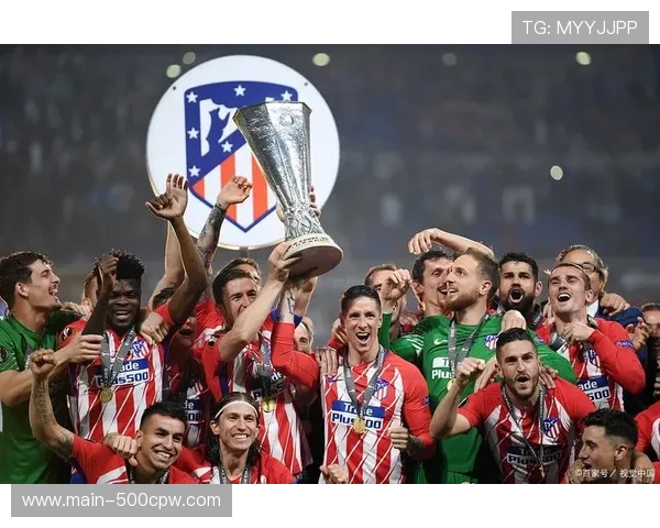 热那亚球迷呐喊助威,主场气氛助推球队逆境追平 热那亚球迷呐喊助威,主场气氛助推球队逆境追平